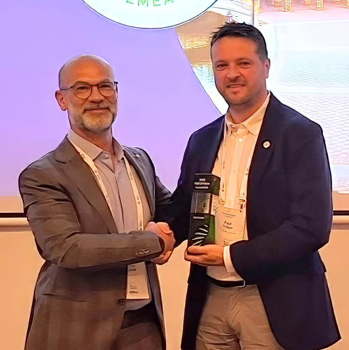 Paul Fraser receiving Award